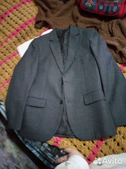 Пиджаки и жилетка для мальчика 140.10 лет
