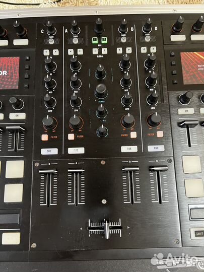 DJ Контроллер NI Traktor S8