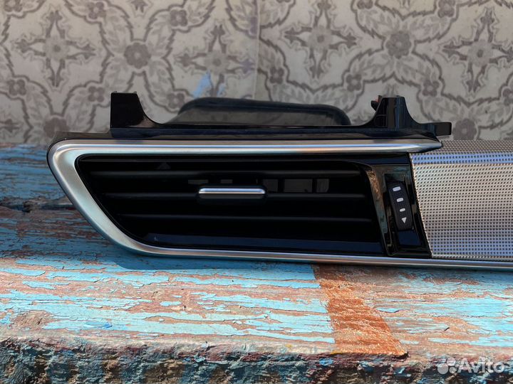 Декоративная накладка Toyota Camry v70