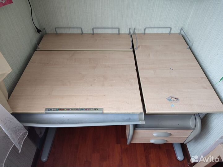 Растущая парта и стул для ребенка