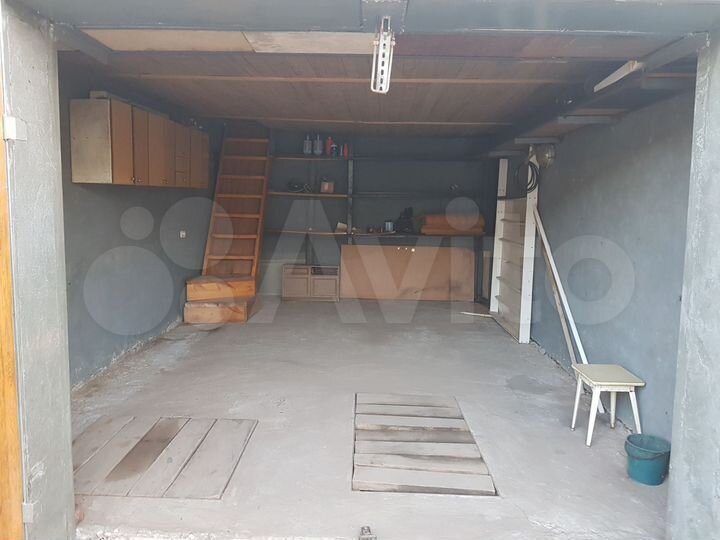 Гараж, > 30 м²