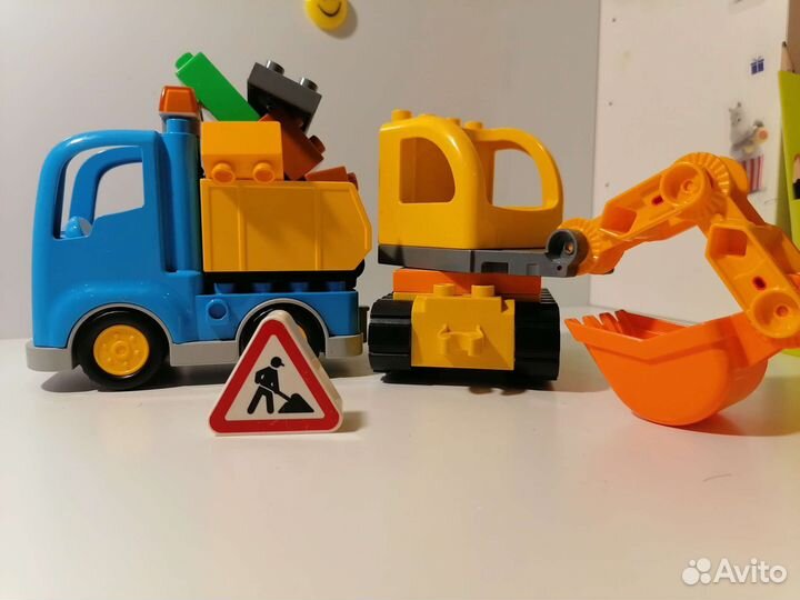 Развивающие игрушки для малышей пакетом