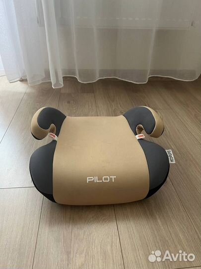 Автокресло бустер