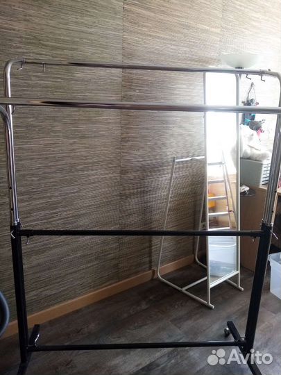 Стойки вешало для одежды напольное на колёсах