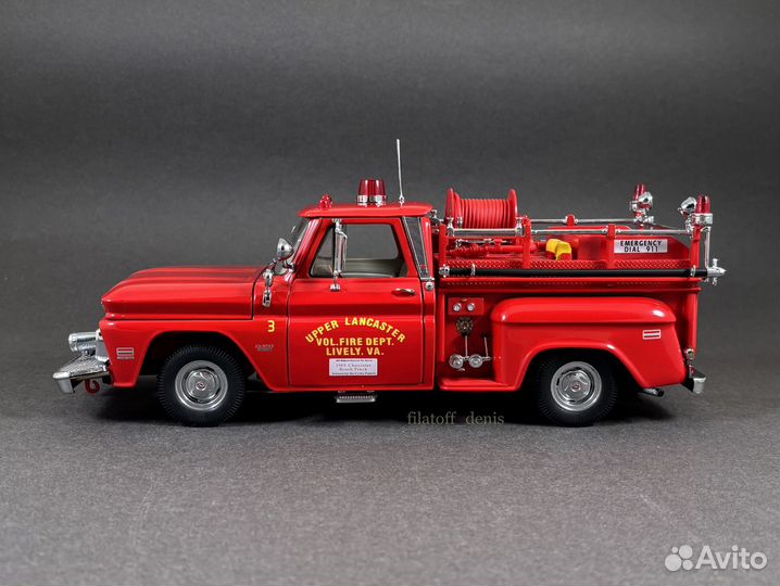 1/18 Chevrolet C-20 Fire Truck 1965 (SunStar)