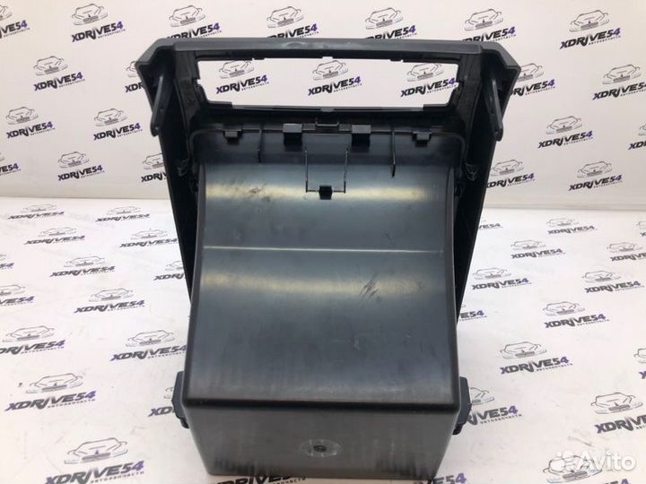 Бардачок задний Bmw X5 E70 N57D30A 2011