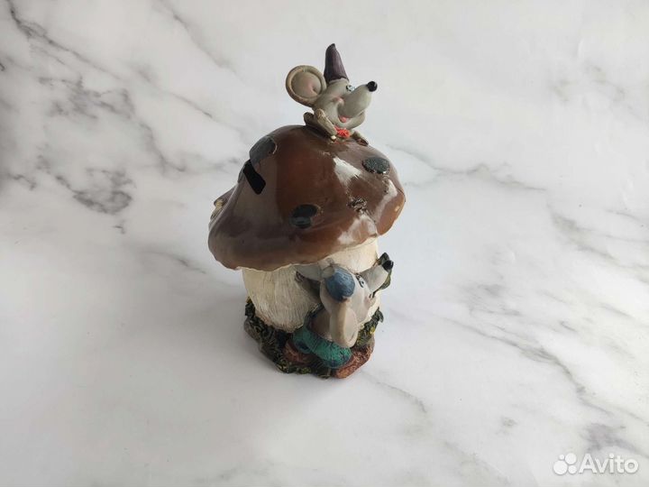 Копилка гриб домик с мышками