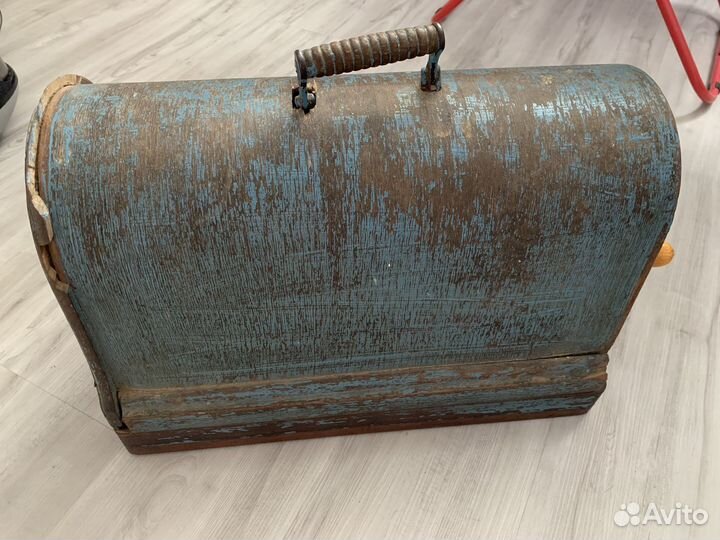 Швейная машина сингер