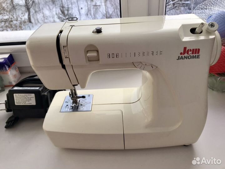 Швейная машина Janome бу