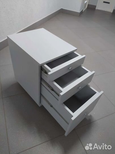 Тумба с бесплатной доставкой в отличном состоянии