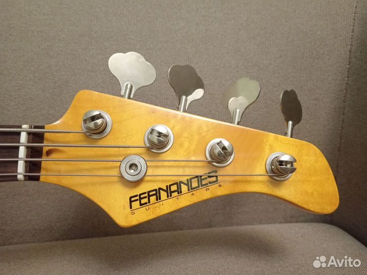 Электрогитара Fernаndes jazz bass