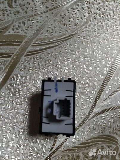 Кнопка парктроника Renault Logan