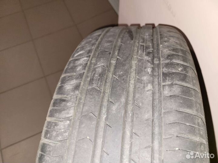 Continental ContiPremiumContact 5 215/60 R17