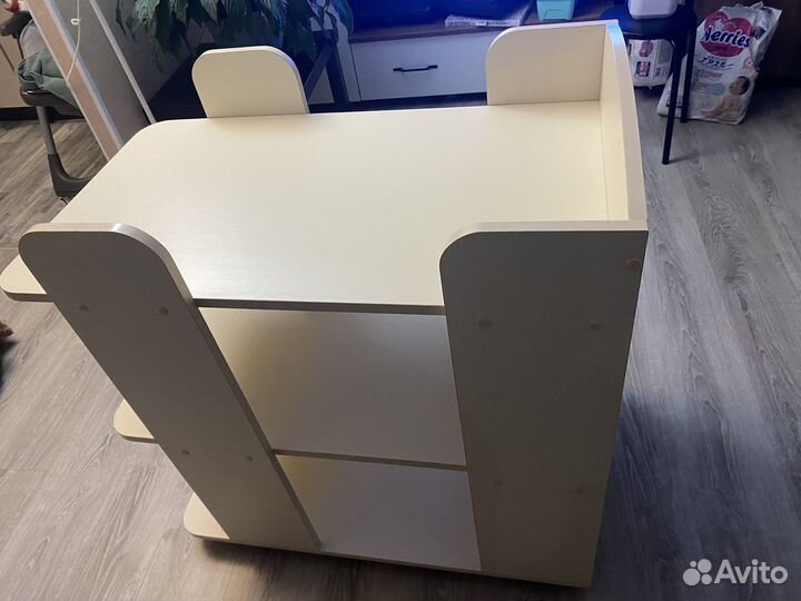 Пеленальный столик