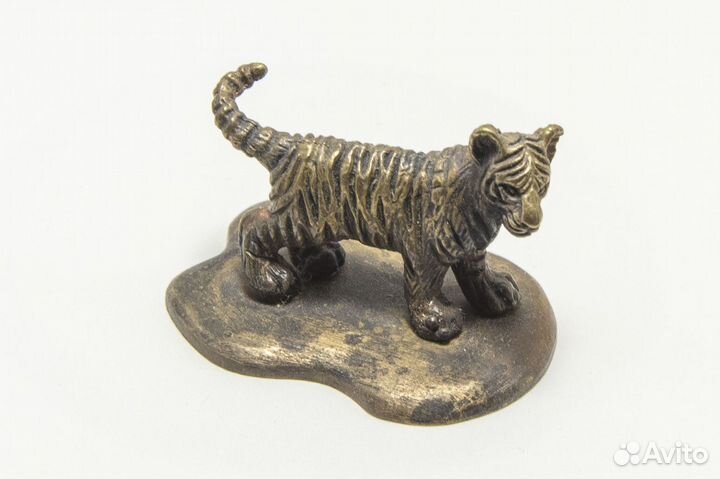 Статуэтки, бронзовые фигурки