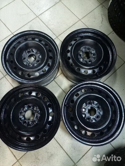 Диски Mitsubisi штампованные r16