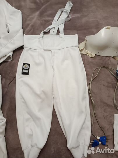 Фехтовальная форма левша шпага