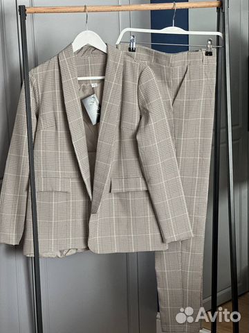 Костюм брючный женский