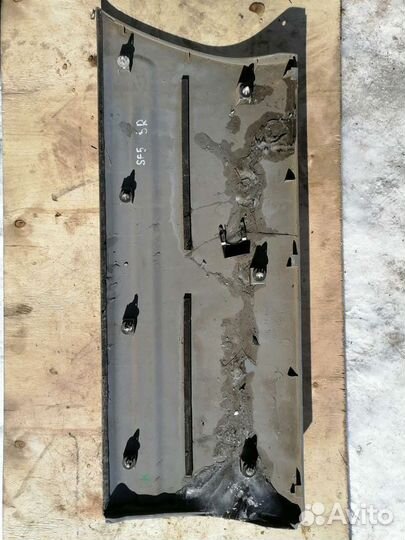 Молдинг двери задний правый Forester SF5