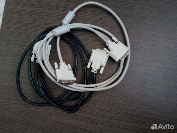 Кабель VGA и DVI для подключения монитора