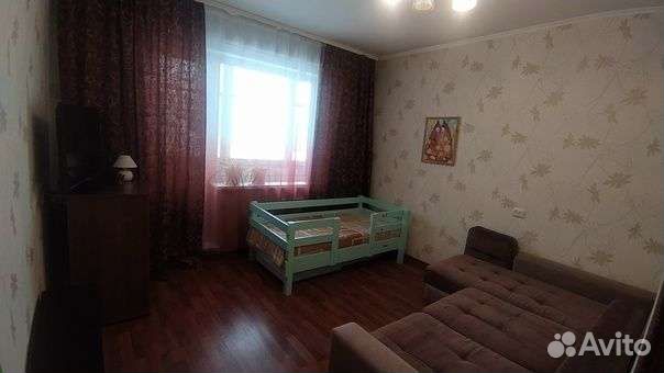 Детская кровать с бортиком