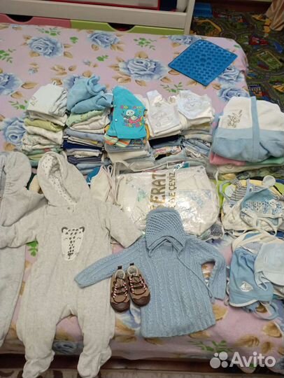 Большая сумка вещей на мальчика