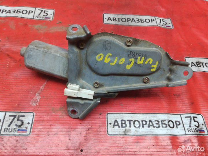 Мотор дворников задний Toyota Funcargo NCP20 1nzfe