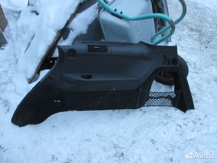 Обшивка багажника W251 R-klasse