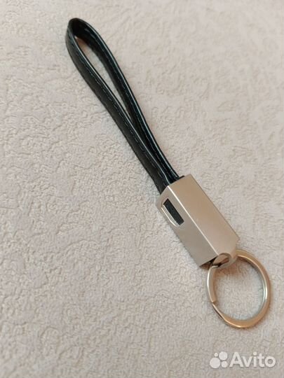 Кабель-брелок для зарядки iPhone