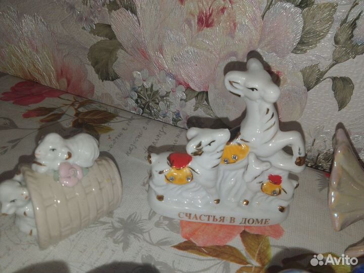 Статуэтки, гжель