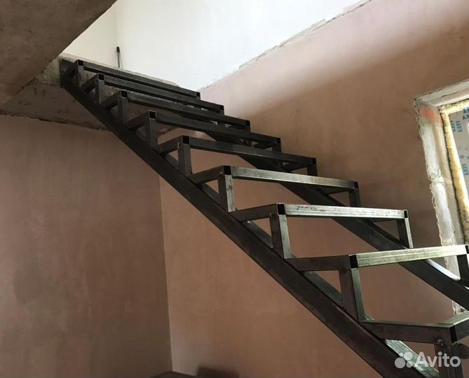 Каркас из метала Лестницы под Обшивку в Коттедж