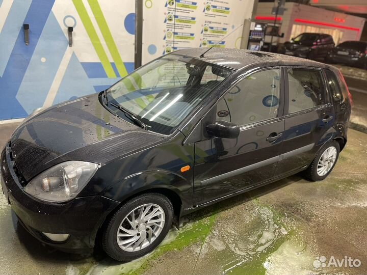 Ford Fiesta 1.4 МТ, 2007, 324 331 км