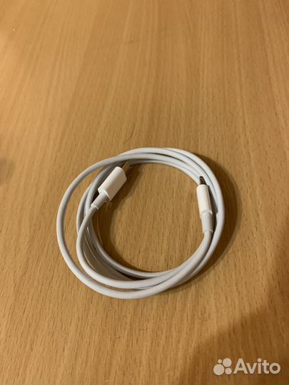 Оригинальный провод на iPhone