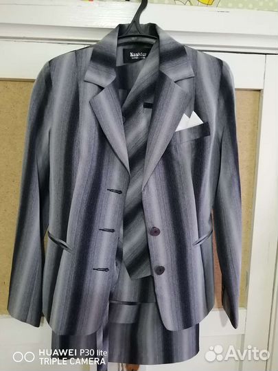 Костюм женский