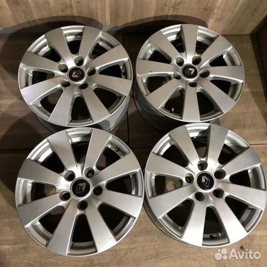 Литые диски на duster