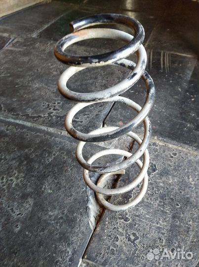 Пружина передняя toyota yaris 2005 - 2011 vitz