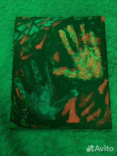 Картина на холсте светится