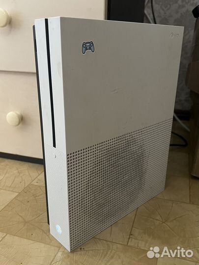 Xbox one s 500 gb 2 геймпада + руль