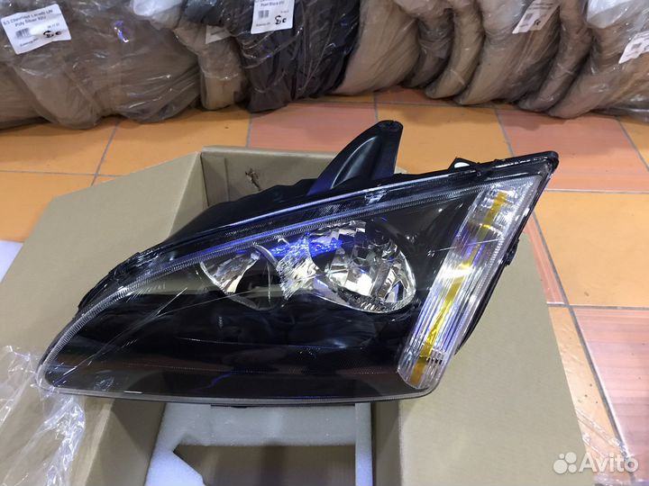 Фары Ford Focus 2 чёрные Новые Аналог