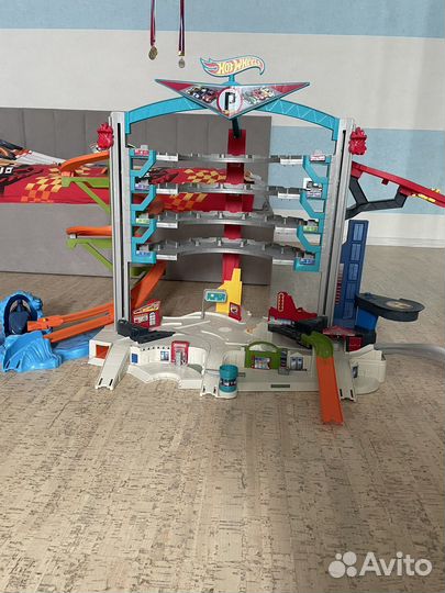 Парковка гараж хот вилс