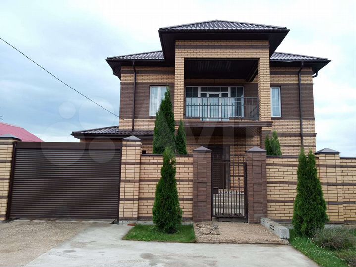 Дом 200 м² на участке 8 сот.