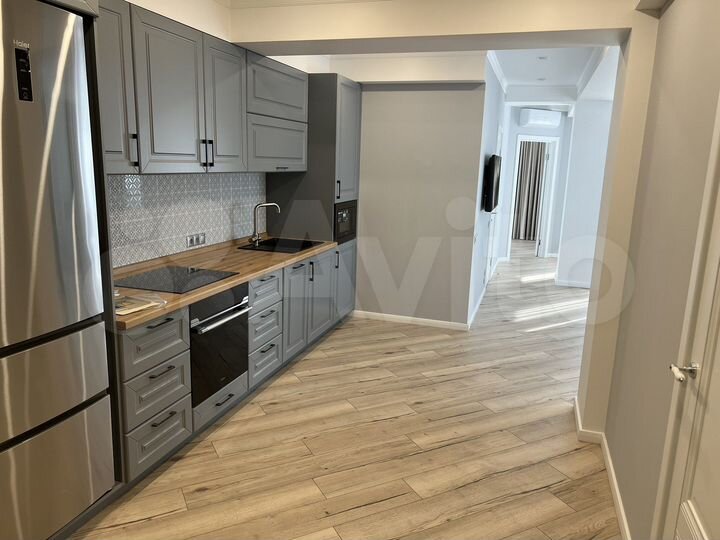 2-к. квартира, 85 м², 10/12 эт.