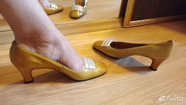 Пара туфель винтаж 60 е Европа