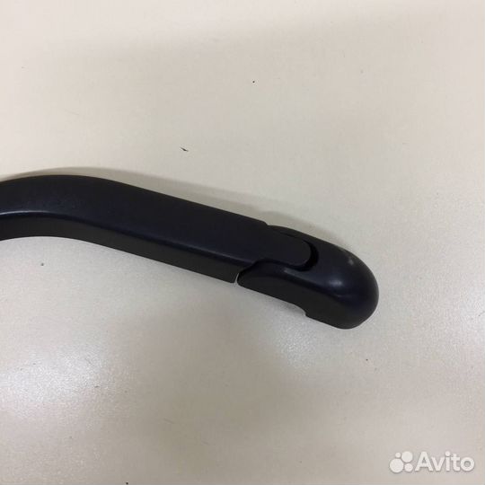 Поводок стеклоочистителя задний Nissan Note E11 20