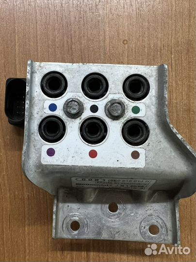 Блок клапанов подвески Audi A8 D3 4E0616013