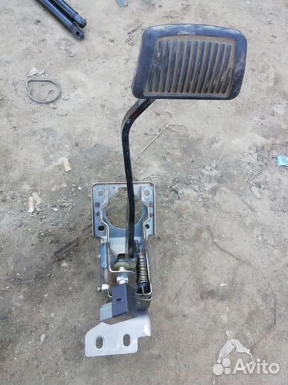 Педаль тормоза хендай сантафе 2