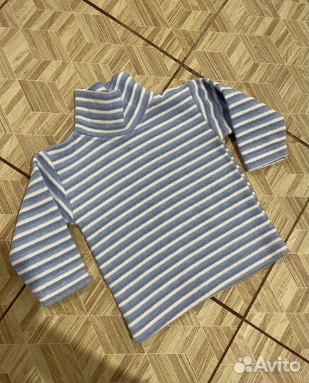 Коробка с детскими вещами