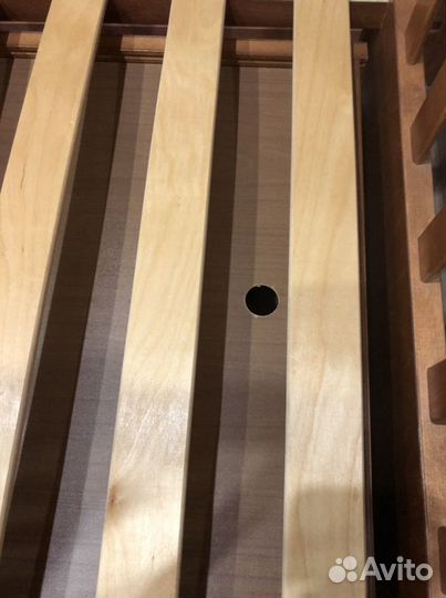 Детская кроватка с маятником и ящиком