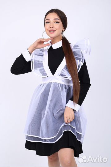 Белый школьный фартук на 1 сетября