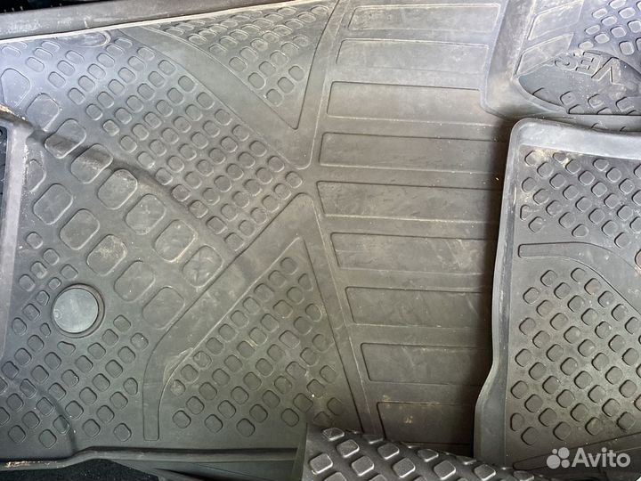 Продам оригинальные коврики в LadaVesta 2019